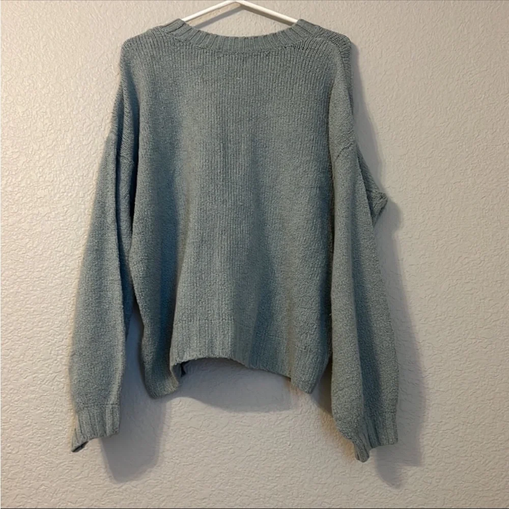 Hollister Mint Cable crew knit sweater with puffer soft long sleeves. - Picture 3 of 6